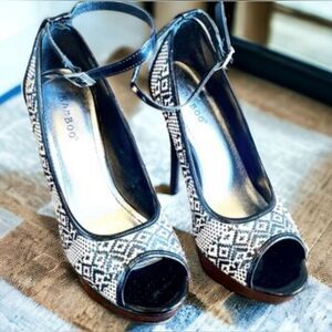 Bamboo Colada Two Tone Raffia Open Toe Platform Stiletto Heels Women's Size 8